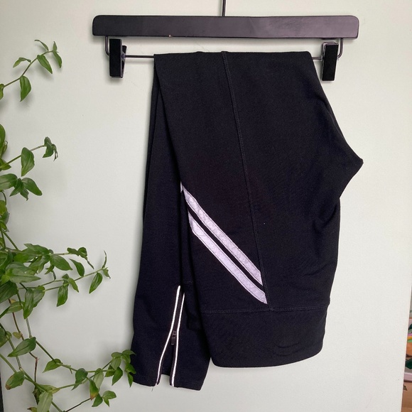 Fabletics Pants - Fabletics Black Leggings (Size Large)
